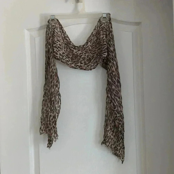 *Free With Purchase*Leopard print scarf - Picture 1 of 6